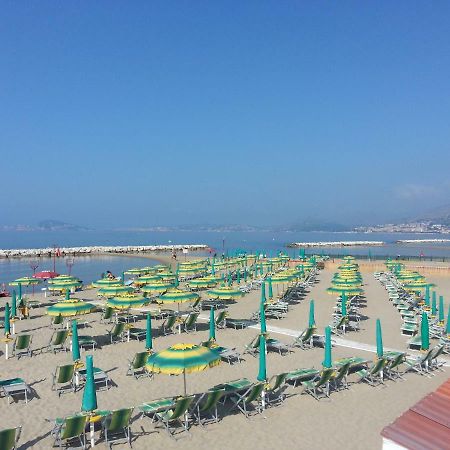 Guesthouse Holiday Formia Beach Kültér fotó