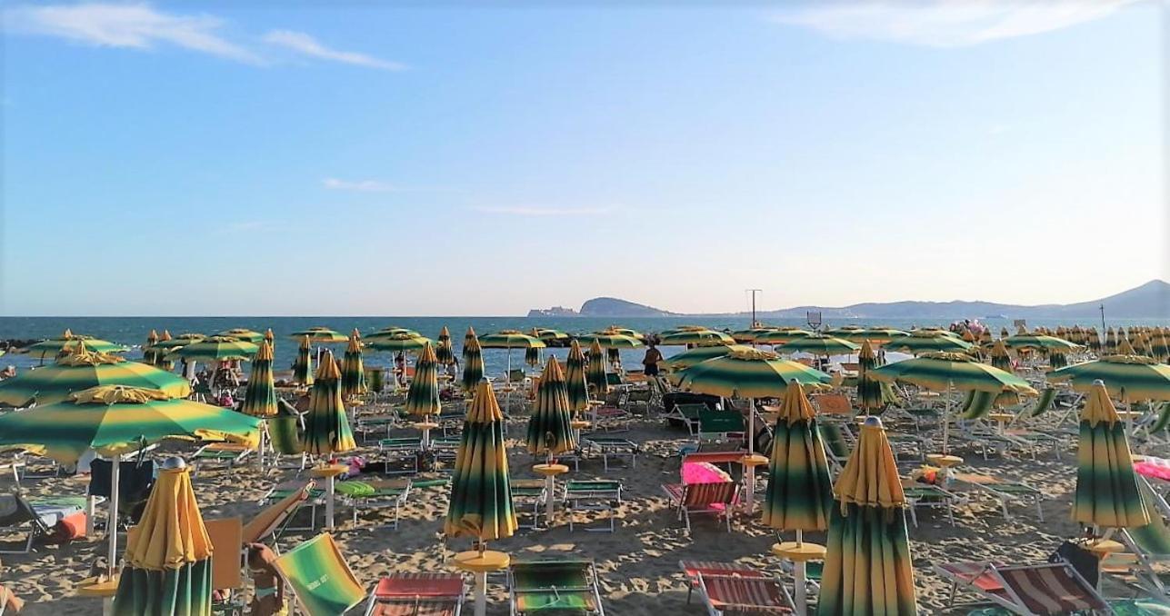 Guesthouse Holiday Formia Beach Kültér fotó