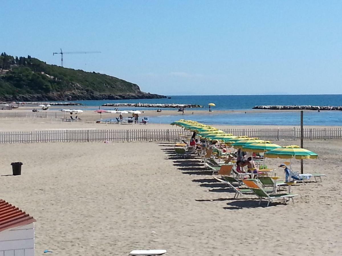 Guesthouse Holiday Formia Beach Kültér fotó