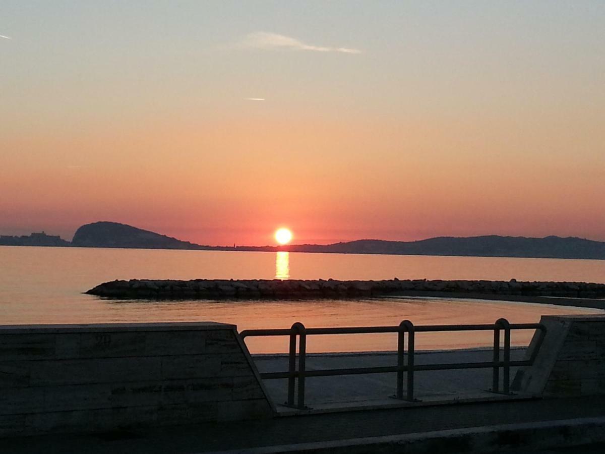 Guesthouse Holiday Formia Beach Kültér fotó