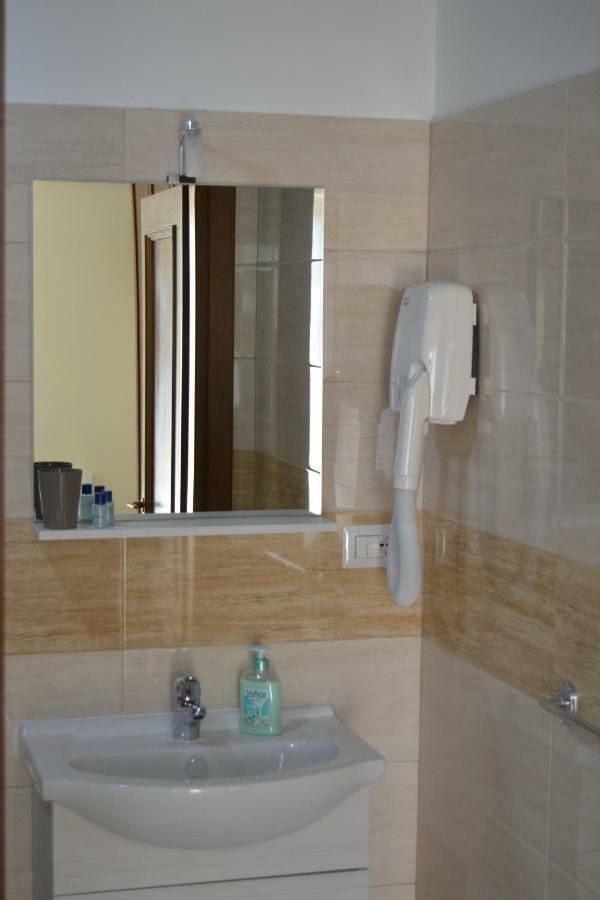 Guesthouse Holiday Formia Beach Kültér fotó