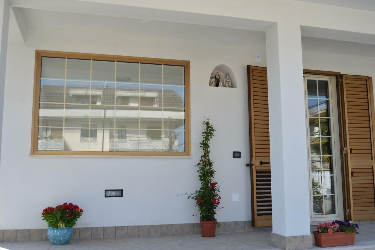 Guesthouse Holiday Formia Beach Kültér fotó